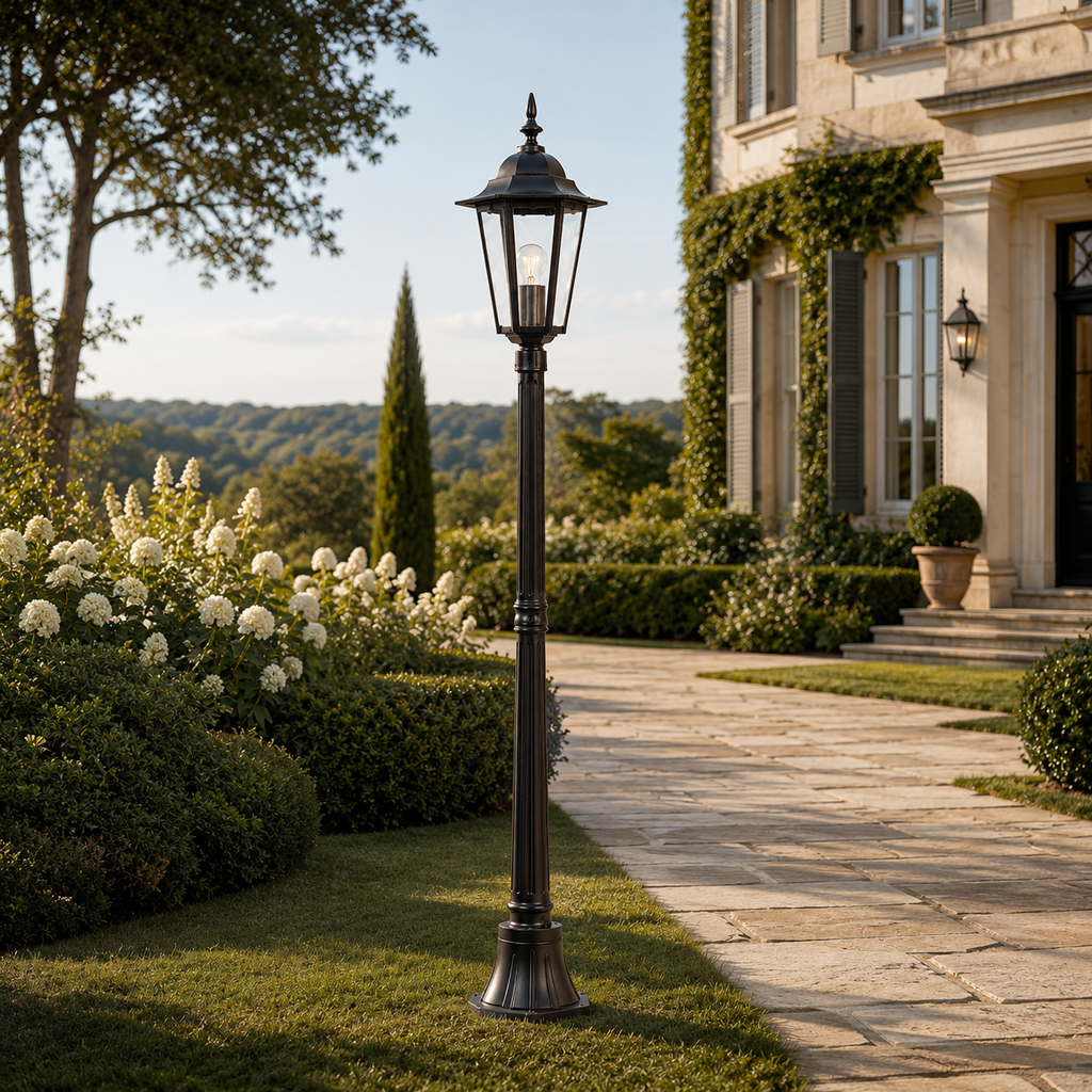 Garden Post Light - Retro Lawn Lamp - 1.8m
