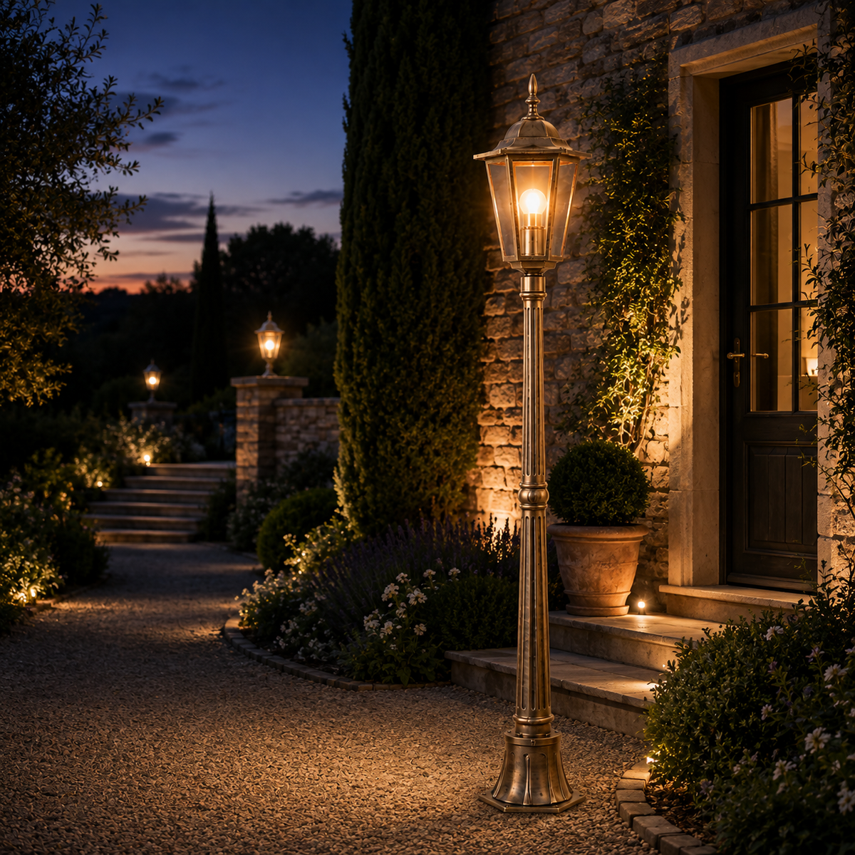 Garden Post Light - Retro Lawn Lamp - 1.8m