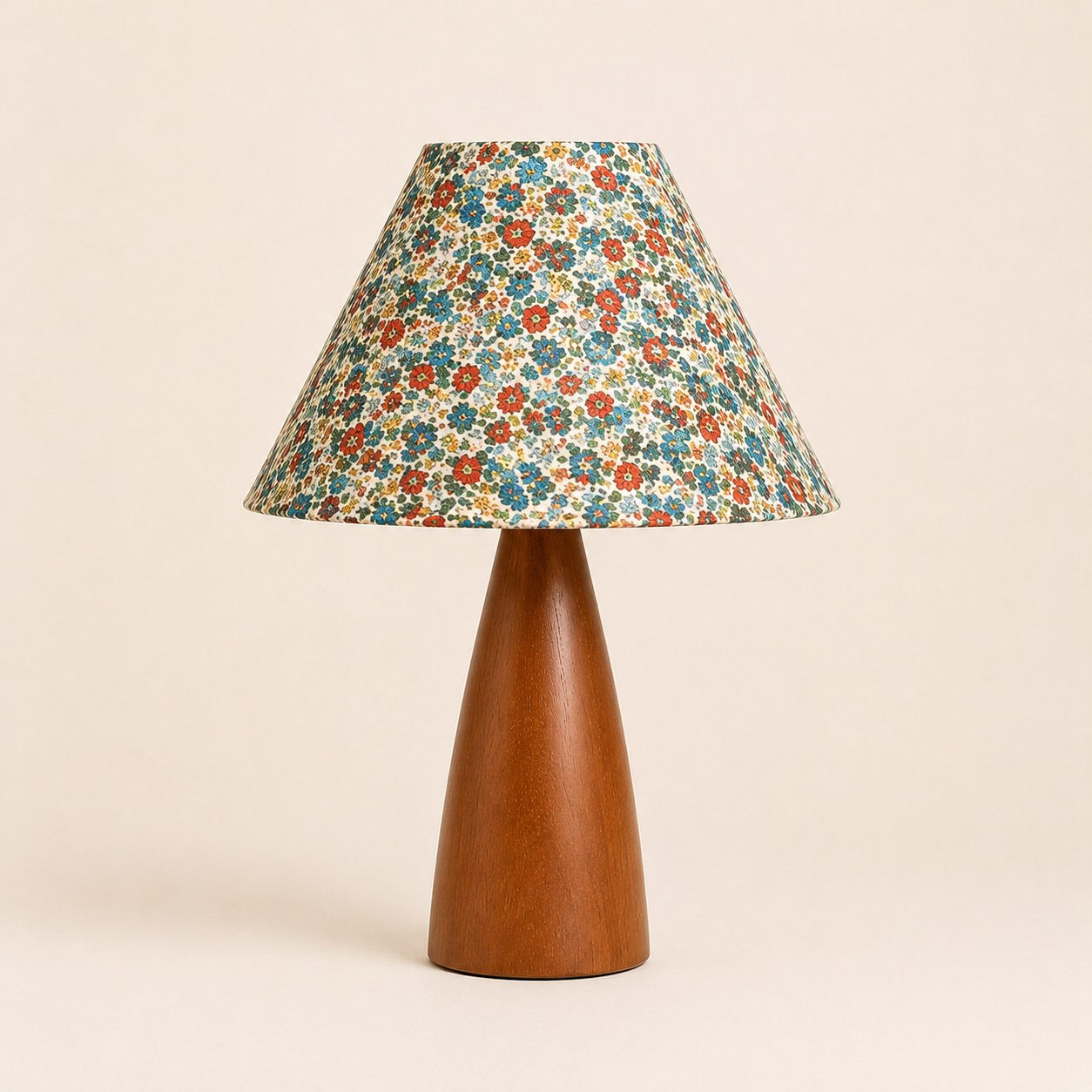 Wood Mushroom Table Lamp - Nordic Retro Bedside Lamp
